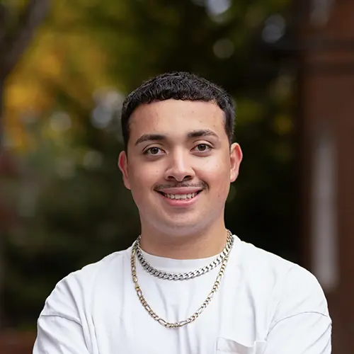 headshot of Gerardo.