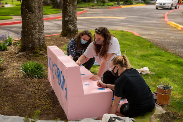 senior bench art for the class of 2021