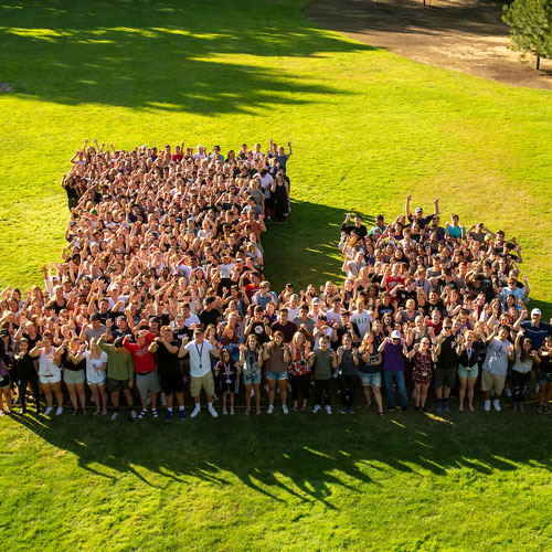L photo in Oak Grove of 2019 incoming students
